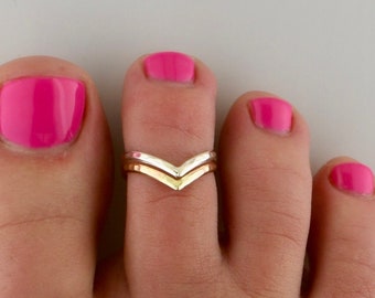 Double V • Adjustable Toe Ring • Chevron Toe Ring • Midi Ring • Toe Rings • V Ring • Gold Toe Ring • Minimalist Ring • Simple Ring • TRA16