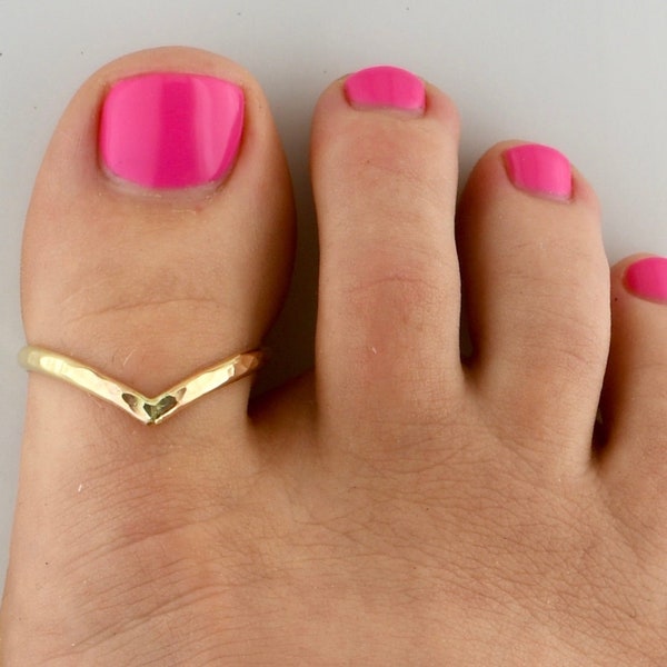 Hammered V • Big Toe Ring • Silver Toe Ring • Sized Toe Ring • Toe Ring • Gold Toe Ring • Statement Ring • Toe Rings • TR14-H-XL