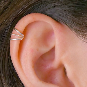 Delicate Twist • Ear Cuff • Helix Ear Cuff • Ear Cuffs • Ear Wrap • Cartilage Ear Cuff • Helix Ear Cuffs • Fake Piercing • EC621