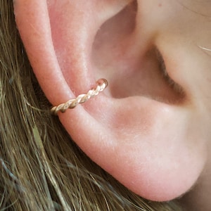 Twisted • Ear Cuff • Ear Cuffs • Ear Jewelry • Dainty Ear Cuff • Ear  • Conch Ear Cuff • Non Pierced • Middle Fit • No Piercing • EC358