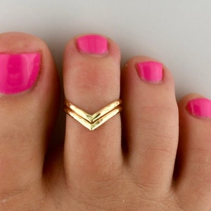 Double V • Adjustable Toe Ring • Toe Ring • Midi Ring • Toe Rings • V Ring • Gold Toe Ring • Minimalist Ring • Simple Ring • TRA16