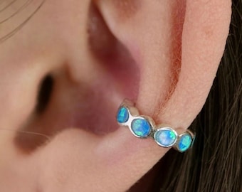 Orecchini a polsino con puntini di opale • Argento Sterling • Decora senza forare