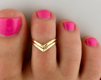 Double V • Toe Ring • Sized or Adjustable • Midi Ring • Toe Rings • Chevron Toe Ring • Minimalist Ring • Simple Ring • Gold Toe Ring • TR16