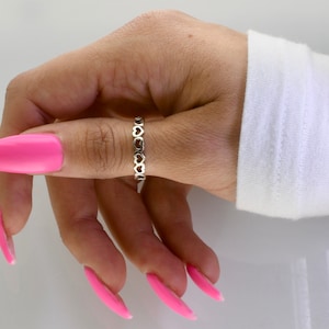 Harten • Duimring • Duimringen voor dames • Duimringen • Zilveren duimringen • Sierlijke ringen • Minimalistische ringen • Stapelringen • TR07