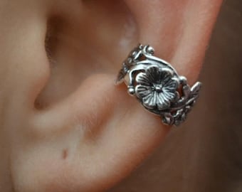Novica Ear Cuff In Argento Sterling 925 Con Motivi Floreali E Foglie - Gioiello Artigianale Thailandese