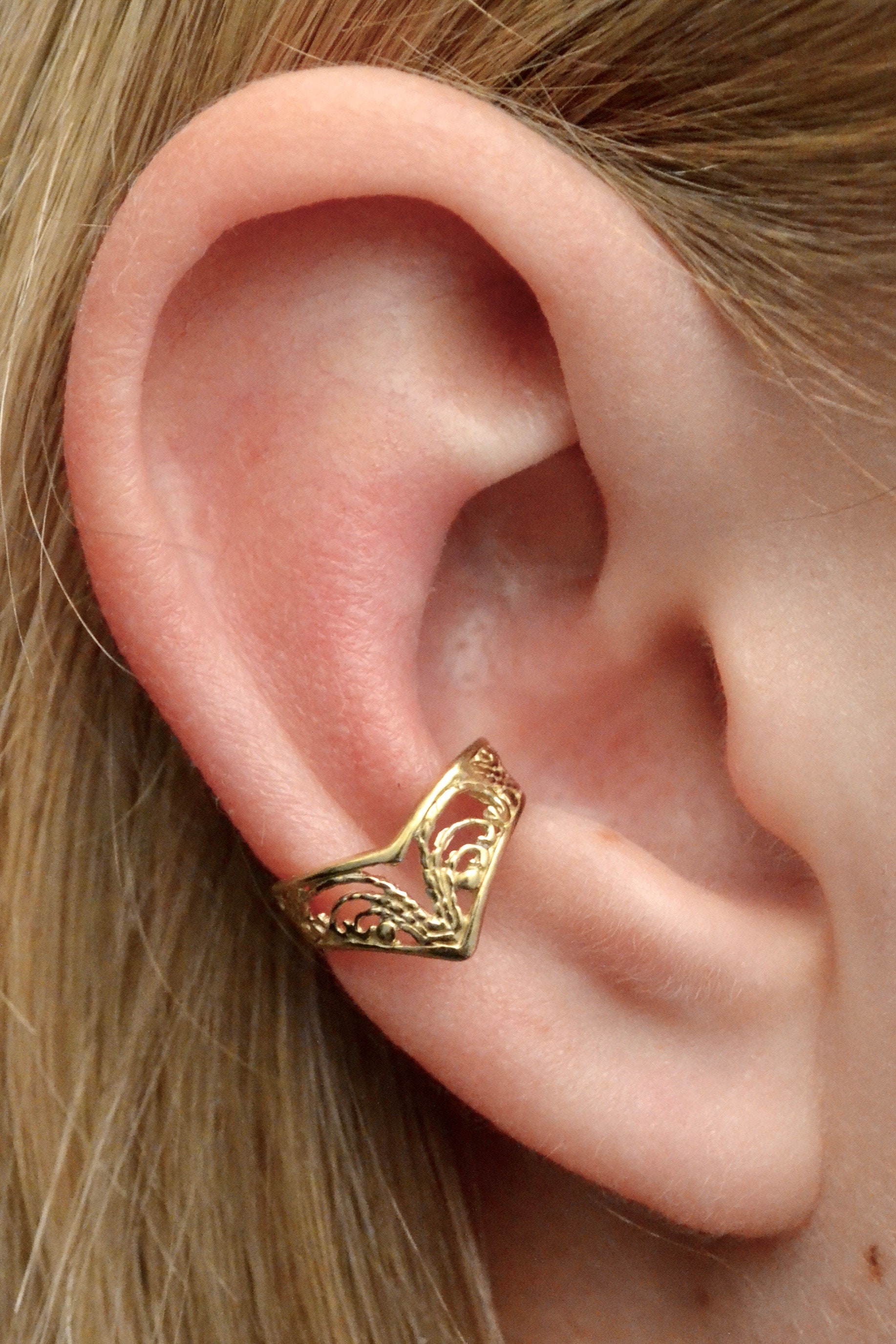 Victorian Lace Chevron Ear Cuff • Non Pierced Helix Ear Cuff • 14K Go…