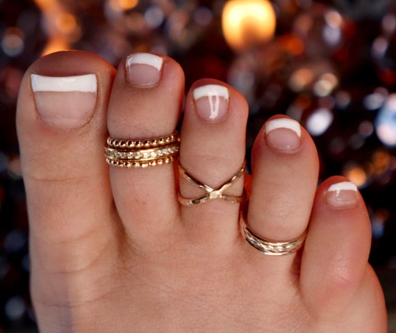 Traditional Classic Gold Toe Rings – Abdesignsjewellery