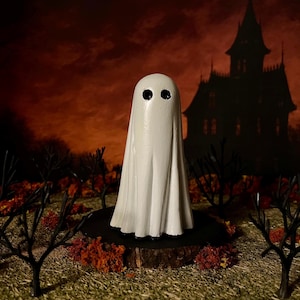 Handmade Ghost Figurine: Collectible Halloween Decor