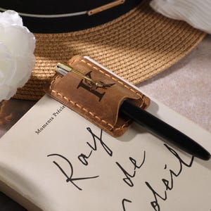 Custom Notebook Pen Clip, Personalized Pen Clip, Office Supplies, Travel Notebook Diary Cover Pen Holder Leather Pen Clip, Gift for Readers