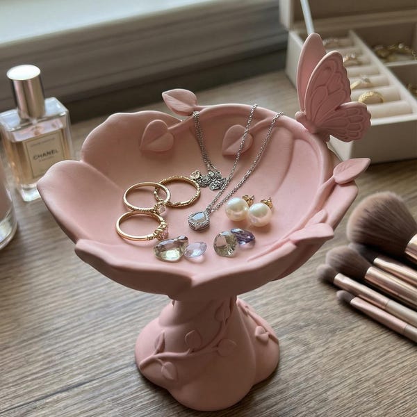 Vlinder sieradentray STL-bestand | Coquette sokkel ijdelheid catchall | Ringhouder met bloemen | Bureau-organizer