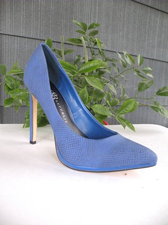 navy blue heels size 8