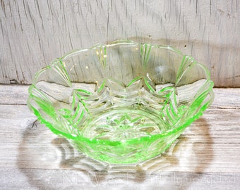Vintage Green Vaseline Glass Bowl: Cut Pattern Salad Bowl