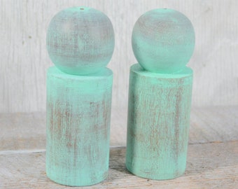 Painted, Distressed salt and pepper set, Shabby chic Salt and pepper shakers, wood