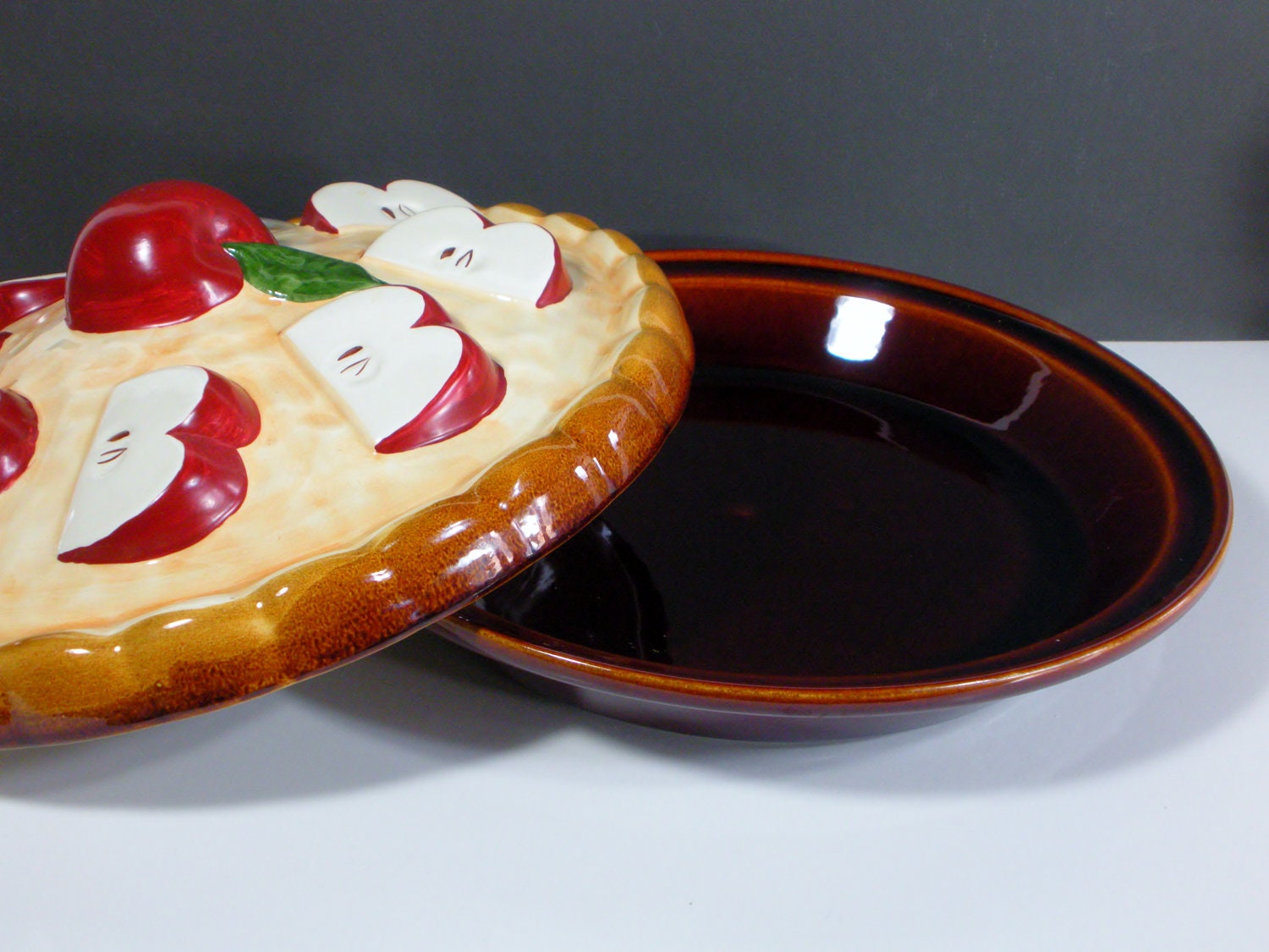 Apple pie Vintage pie keeper pie plate pie server with lid red Etsy