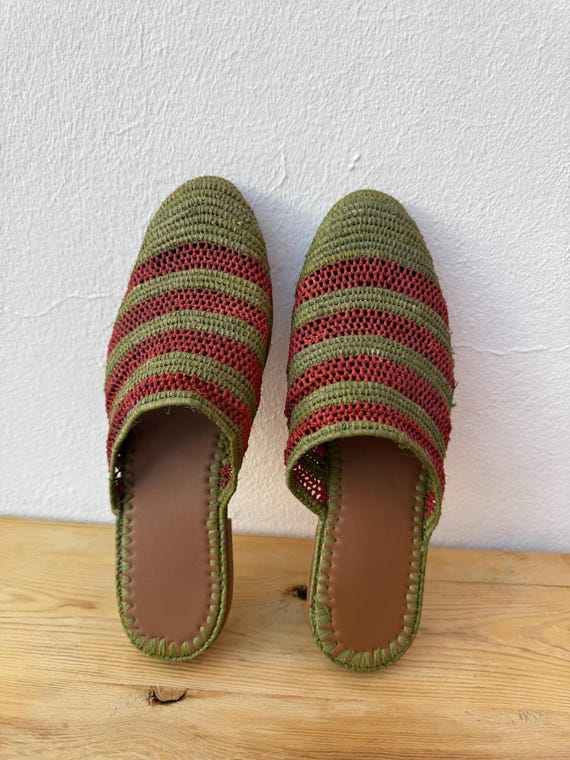 Handmade Raffia Sandals: Woven Mules with Leather Lining