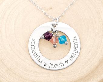 Collar familiar personalizado de plata de ley: nombres y piedras de nacimiento estampados a mano
