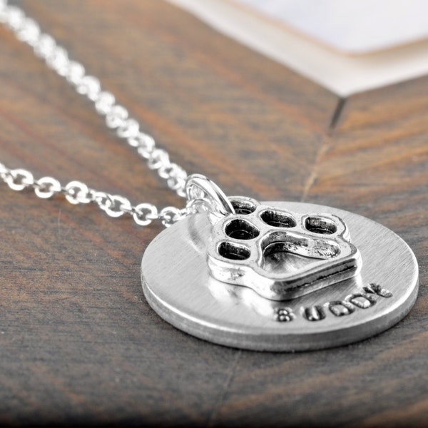 Collar conmemorativo personalizado para mascotas: joyería con forma de pata de perro