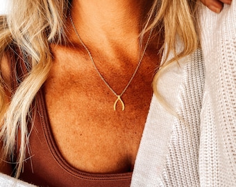 Collier en triangle en or • Collier en triangle délicat • Collier en triangle • Collier en triangle • Collier en argent