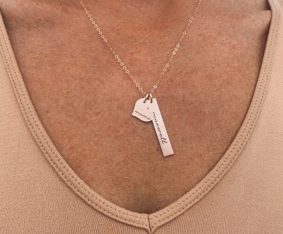 Personalized store valentines necklace