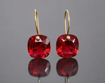 Ohrhänger aus 14-karätigem Gold mit kissenförmigem Rubin, rotes Herz-Ohrhänger, Geburtsstein-Schmuck für Juli