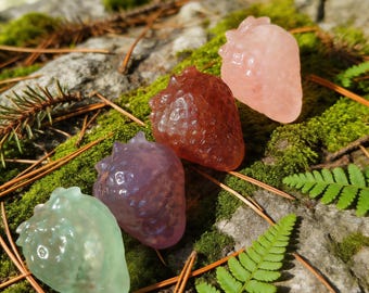Multi Material Strawberry Hand Carved Crystal Decor