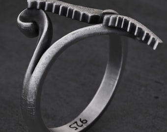 Anillo de cola de ballena hecho a mano en plata de ley - Joyería para amantes del océano