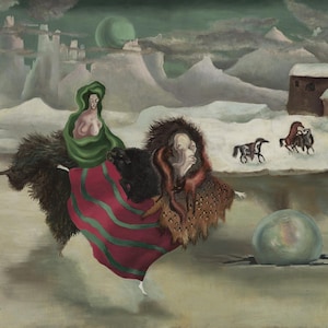 Może przedstawiać: Surrealistyczny obraz przedstawiający fantastyczny zimowy krajobraz. Postacie z futrem i zielonymi szatami unoszą się nad zaśnieżonym terenem. Czerwono-zielona, ​​pasiasta szata jest narzucona na postać. Konie i budynek w tle.