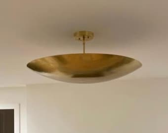 Handgefertigte Messing Dome Deckenleuchte: Moderne minimalistische Leuchte