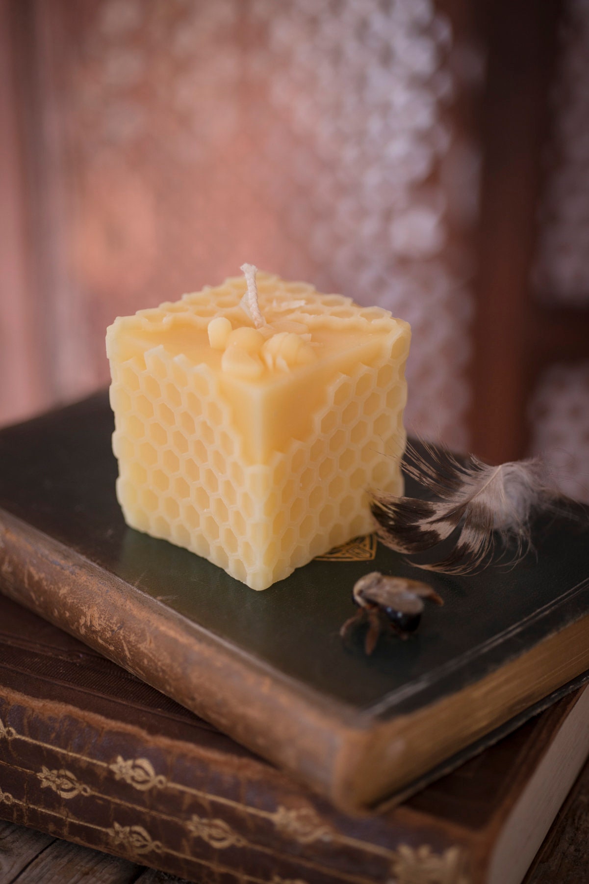 Honeycomb Beeswax Candle – Hand Poured, Natural Honey Scent - Etsy