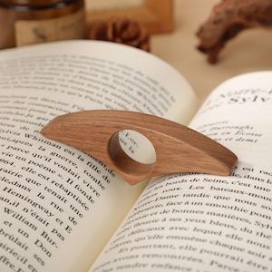 Suporte de página de polegar de madeira, espalhador de páginas de livro, presente de aniversário, presente para amantes de livros, suporte de página de anel de leitura, acessórios para livros