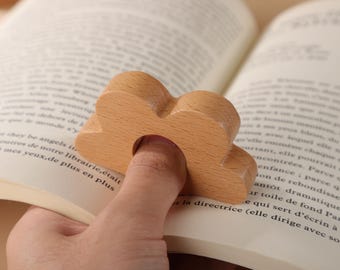 Wooden Flower Thumb Page Holder, Reading Finger Ring Page Holder, Page Spreader, Gift For Book Lovers, Book Accessories, Christmas Gift