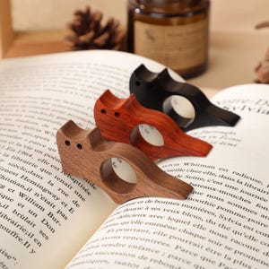 Suporte de página de polegar de gato de madeira, abridor de páginas de livros, presente de aniversário, presente para amantes de livros, suporte de página de anel de leitura, acessórios para livros