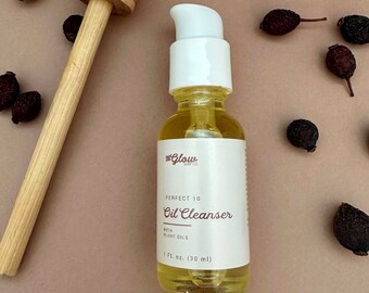 PERFECT 10 OIL CLEANSER A natural cleansing oil that melts away impurities