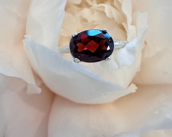 Sterling silver natural red garnet solitaire ring size 6 • minimal • vintage • engagement gift • stackable