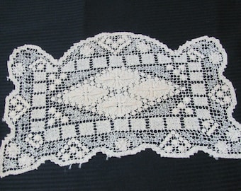 Beautiful Antique Knotted Filet Lace Table Runner Chair Scarf  9" x 14"  Rectangle Needlelace