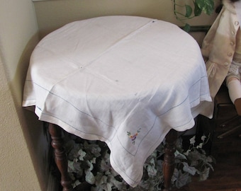 Table Linens Vintage Handmade Embroidered Linen Cotton Tablecloth - 33" Square (#121)