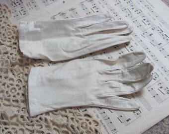 Vintage Italian White Kid Skin Leather Driving Wrist Gloves 8" Long Size 6.5 Small Unlined