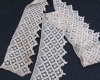 Lovely Antique Handmade Crocheted Lace Trim for Collar 2.5&quot; x 36&quot;