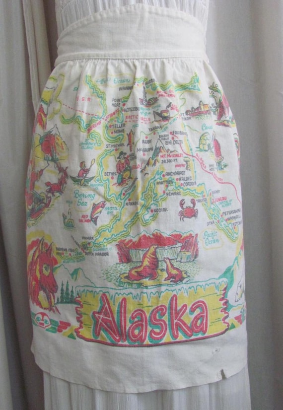 Beautiful ALASKA Souvenir Apron Vintage Mid Century State Map // Antique Linens Hankies Table Cloths Napkins & More