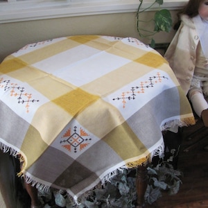 Table Linens Vintage Yellow Plaid Embroidered Linen Tablecloth - 32&quot; Square (#119)