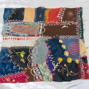 Handsydd antik galen quiltbit fyrkantig block 15" x 14" // tidigt århundrade återanvänd sammet siden ull fancy broderad unik