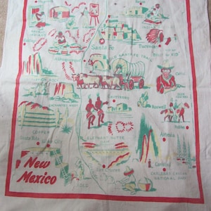 Mantel cuadrado con estampado de recuerdo de Nuevo México, de la década de 1960, con serigrafía coleccionable, mapa del estado, 28" x 38"