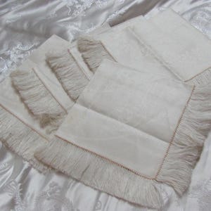 Set of 5 Vintage Crisp Fine Linen Napkins 14&quot; Inch 19cm Square // Cocktail Luncheon Small Tea Party Size Damask Fringe Unique