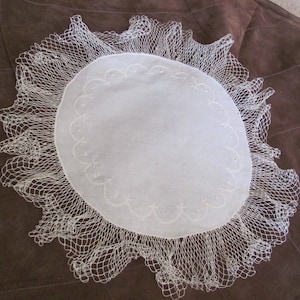 Handgemaakt vintage linnen gehaakt kleedje 14&quot; inch rond (#32B)