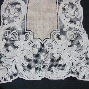 Beautiful Antique Drawn Filet Lace Table Runner 14&quot; x 62&quot; or 36cm x 157cm Rectangle Knotted Needlelace
