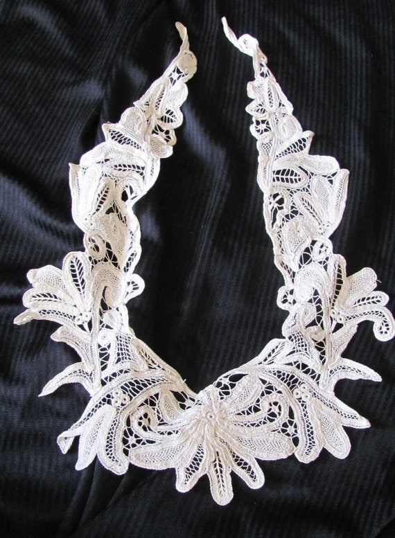 Collar Lovely Antique White Handmade Lace Collar V