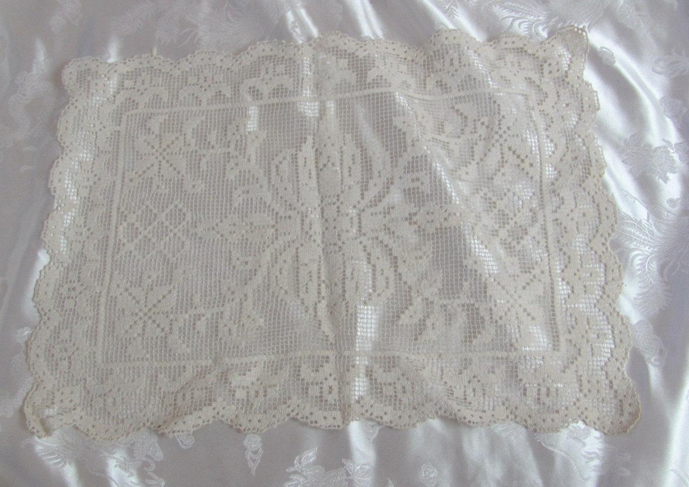 Vintage Antique Table Linens Handmade Lace Table Runner Dresser Scarf Chair Doily - 16" x 10" // More to choose from in my shop
