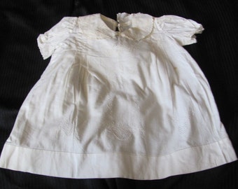 Belle robe vintage antique pour bébé et bébé en coton brodé milieu du siècle - Vêtements victoriens faits à la main