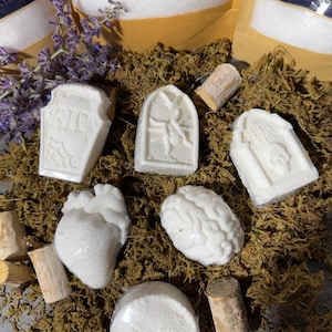 Halloween Bath Bombs & Shower Steamers - Gothic Shapes (Tombstone, Brain, Anatomical Heart) | Handmade, Spooky, Self-Care Gift