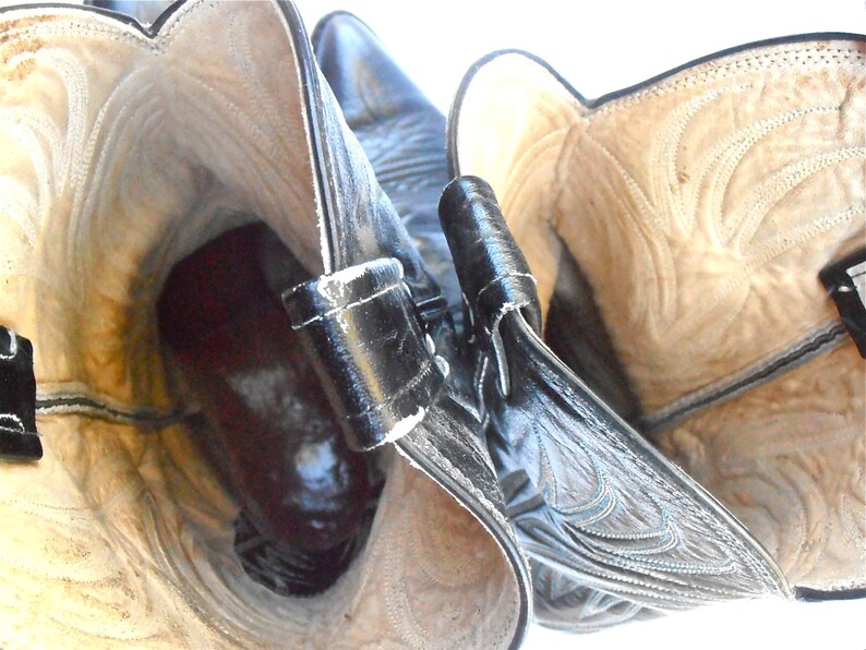 Size 10D Western Southwestern White Double Stitching Light Blue Pointed Toes Wing Flames Vintage Black Leather Mens Boots Nocona Cowboy U.S